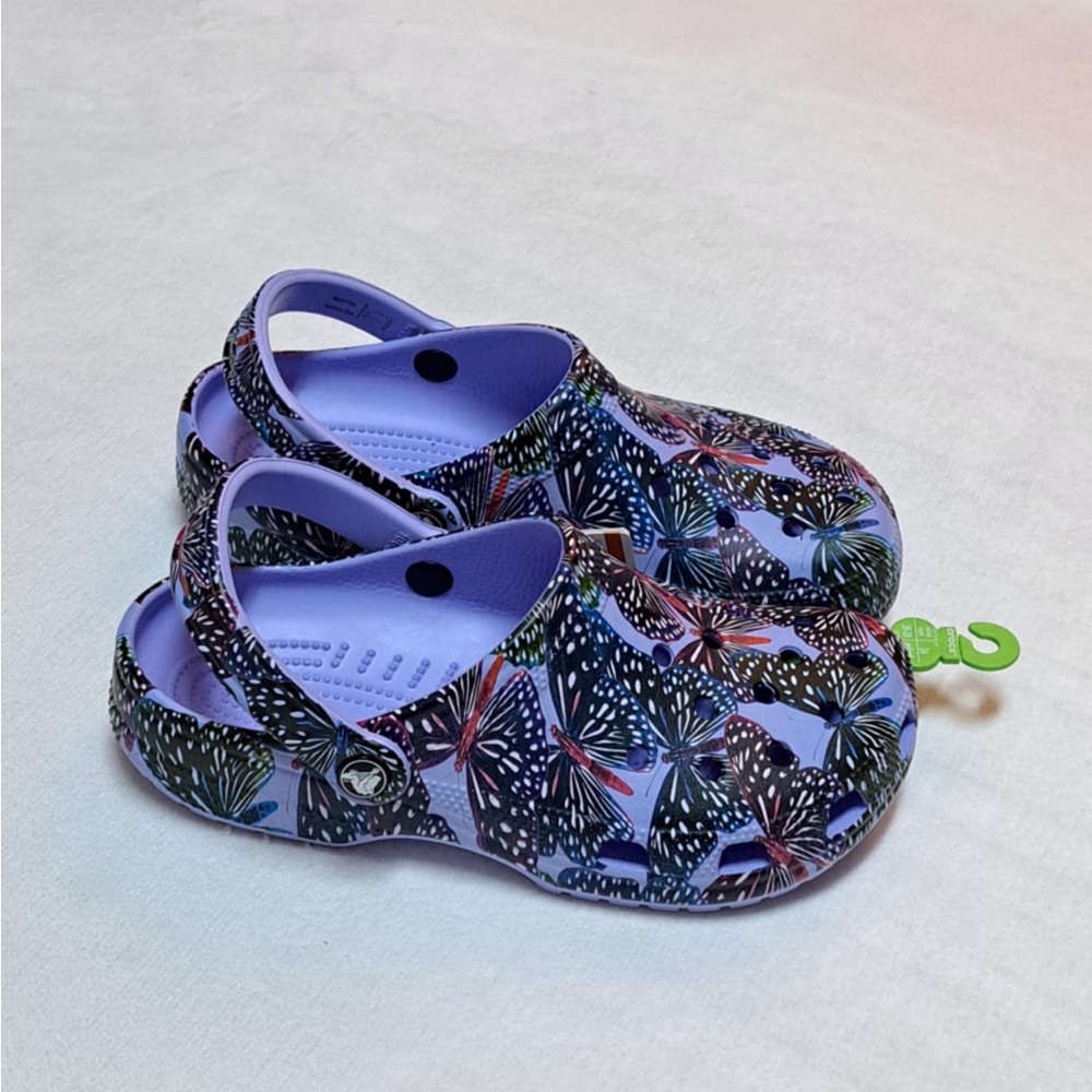 Crocs Classic Butterfly Clog - Women's Size 8 /Men's size 6 - Picture 3 of 8
